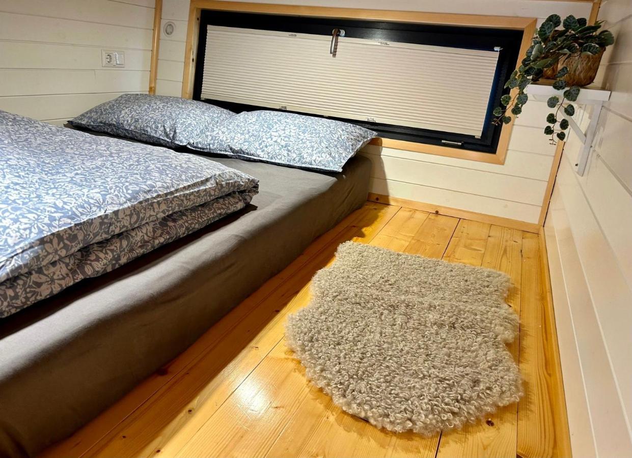 Villa Tiny House With Garden And Jacuzzi Near Amsterdam à Vijfhuizen Extérieur photo