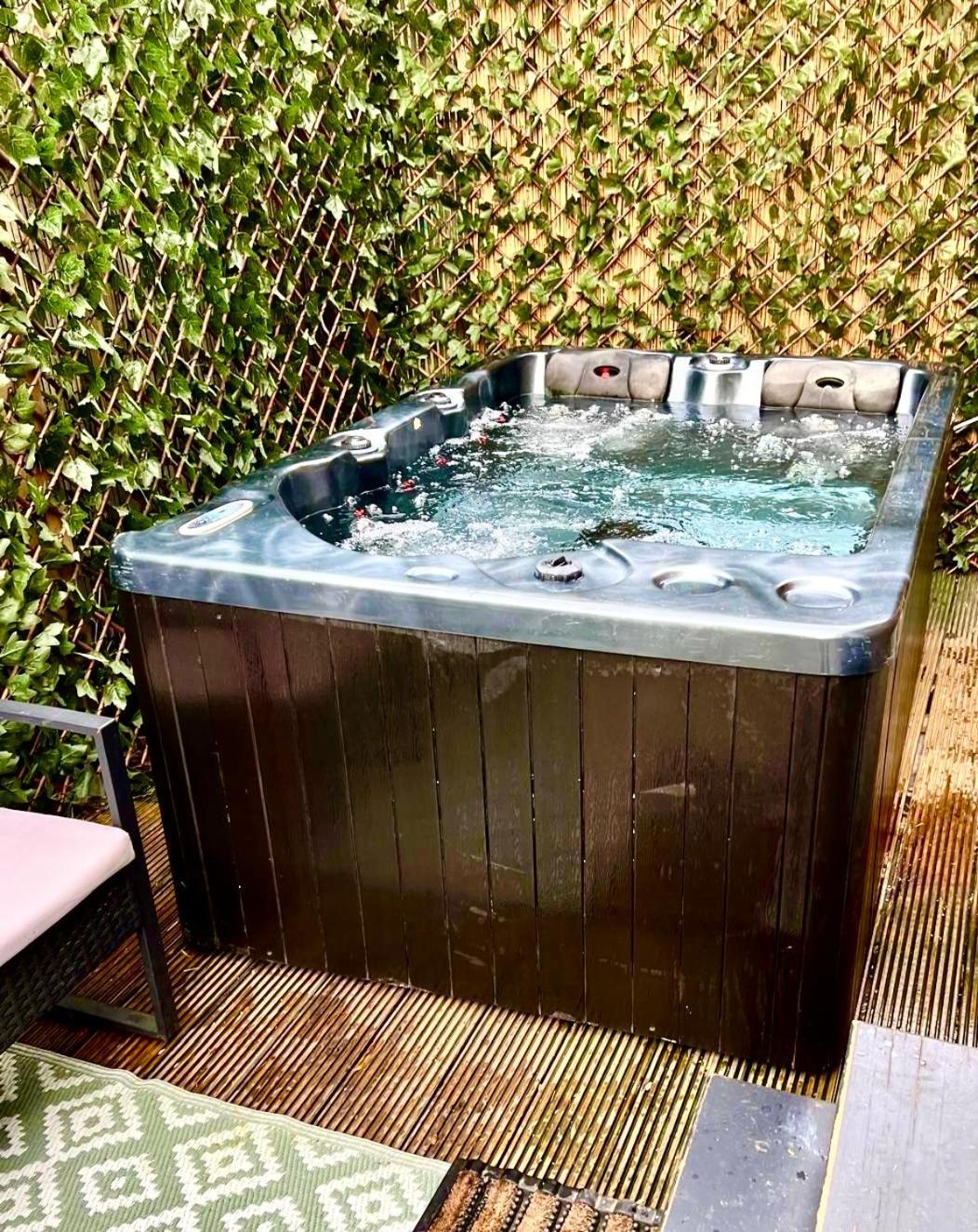 Villa Tiny House With Garden And Jacuzzi Near Amsterdam à Vijfhuizen Extérieur photo